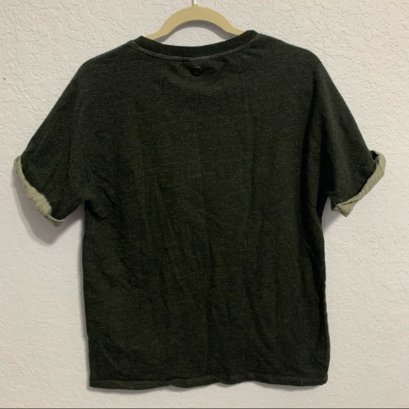 Hunter Men’s Dark Gray Embossed Logo Short Sleeves Tee - Picture 4 of 4